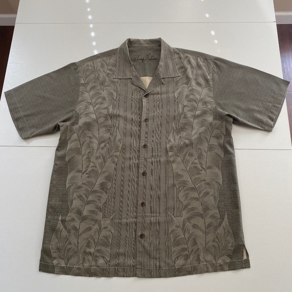 TOMMY BAHAMA Palm Tree Hawaiian Silk Button Up Green Khaki Shirt. Size L - Picture 2 of 15